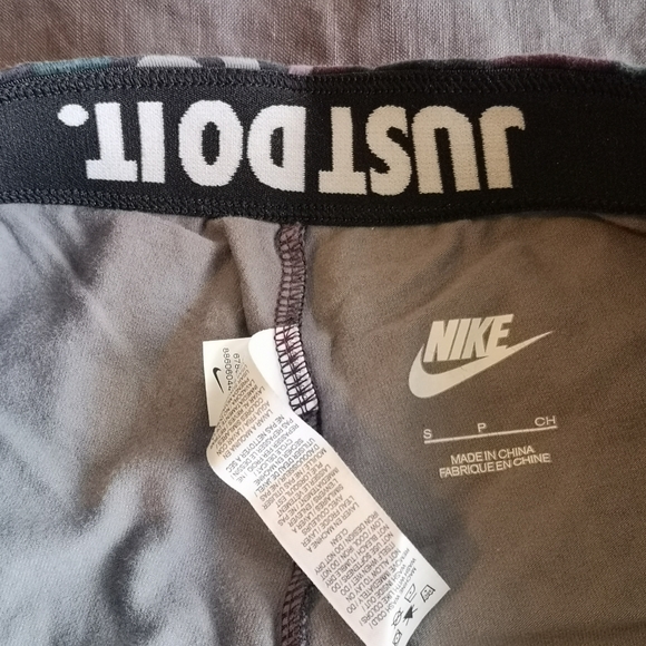 Nike purple camo leggings - Picture 5 of 5